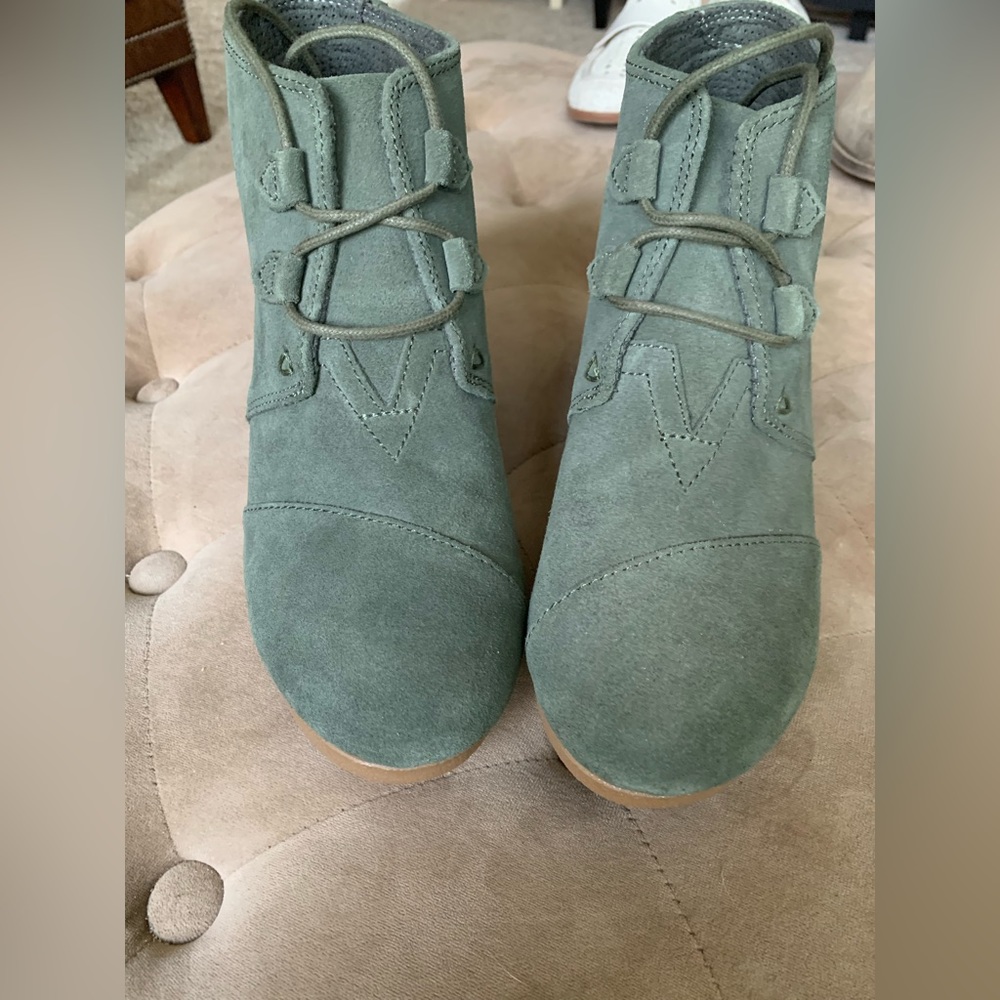 TOMS Womens 9 Olive